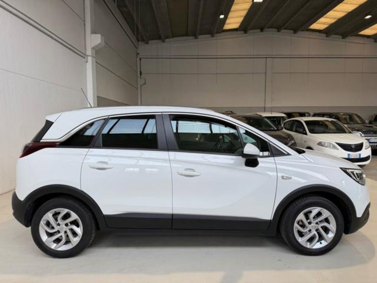Opel Crossland X 1.2 12V Innovation (6)