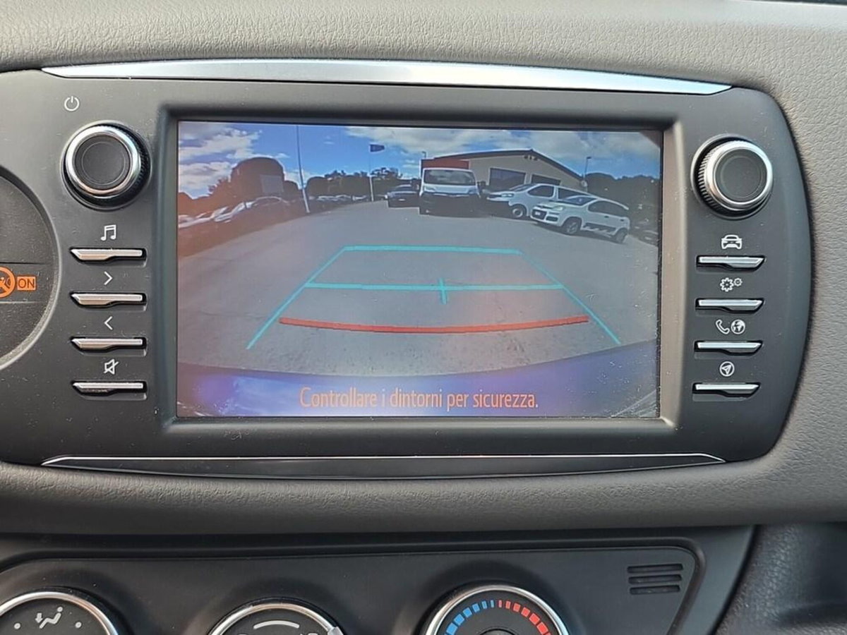 Toyota Yaris 1.0 5 porte Active (13)