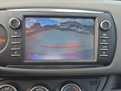 Toyota Yaris 1.0 5 porte Active (13)