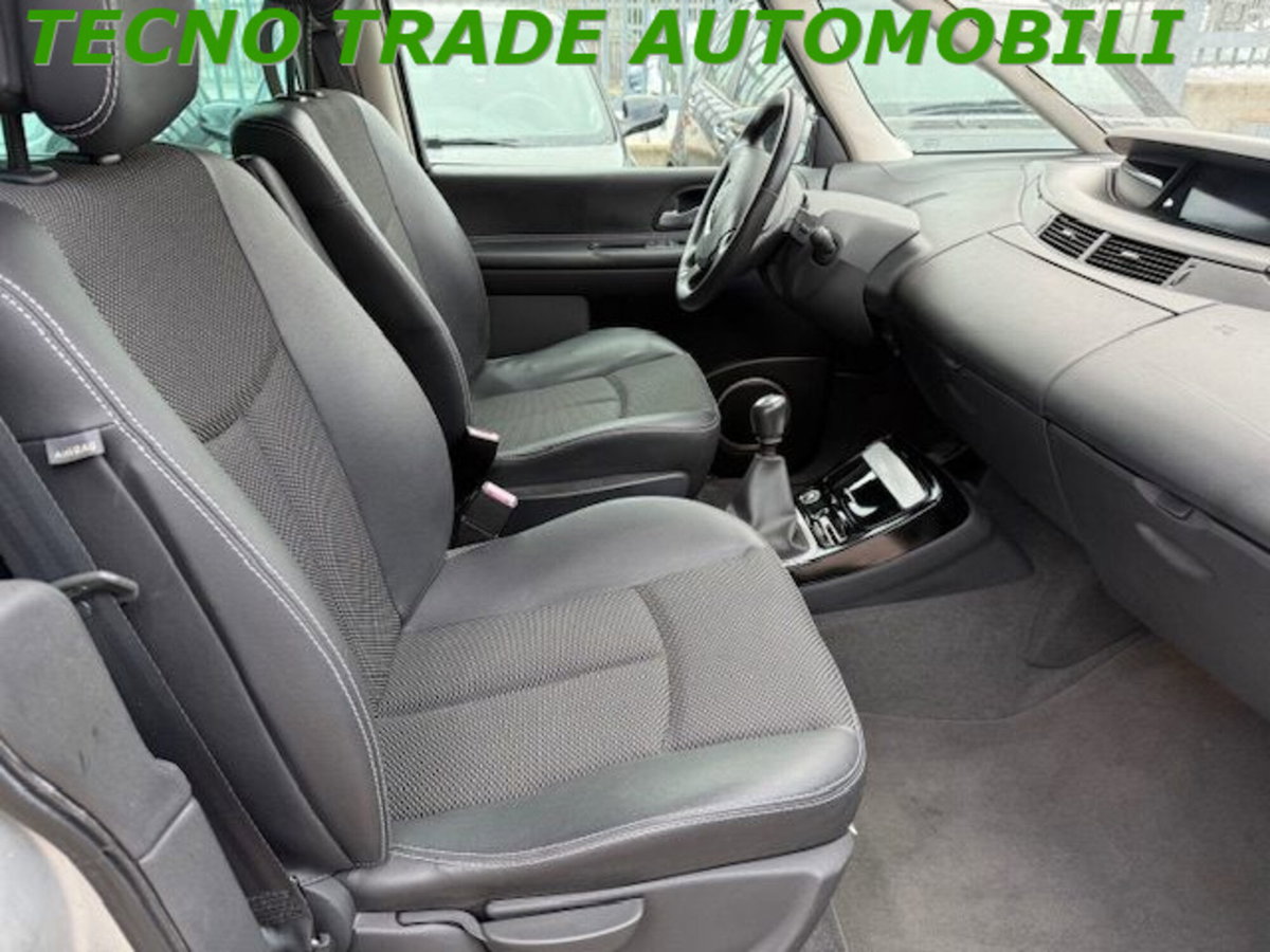 Renault Grand Espace 2.0 dCi 175CV Initiale (4)
