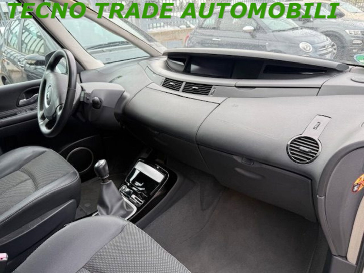 Renault Grand Espace 2.0 dCi 175CV Initiale (5)