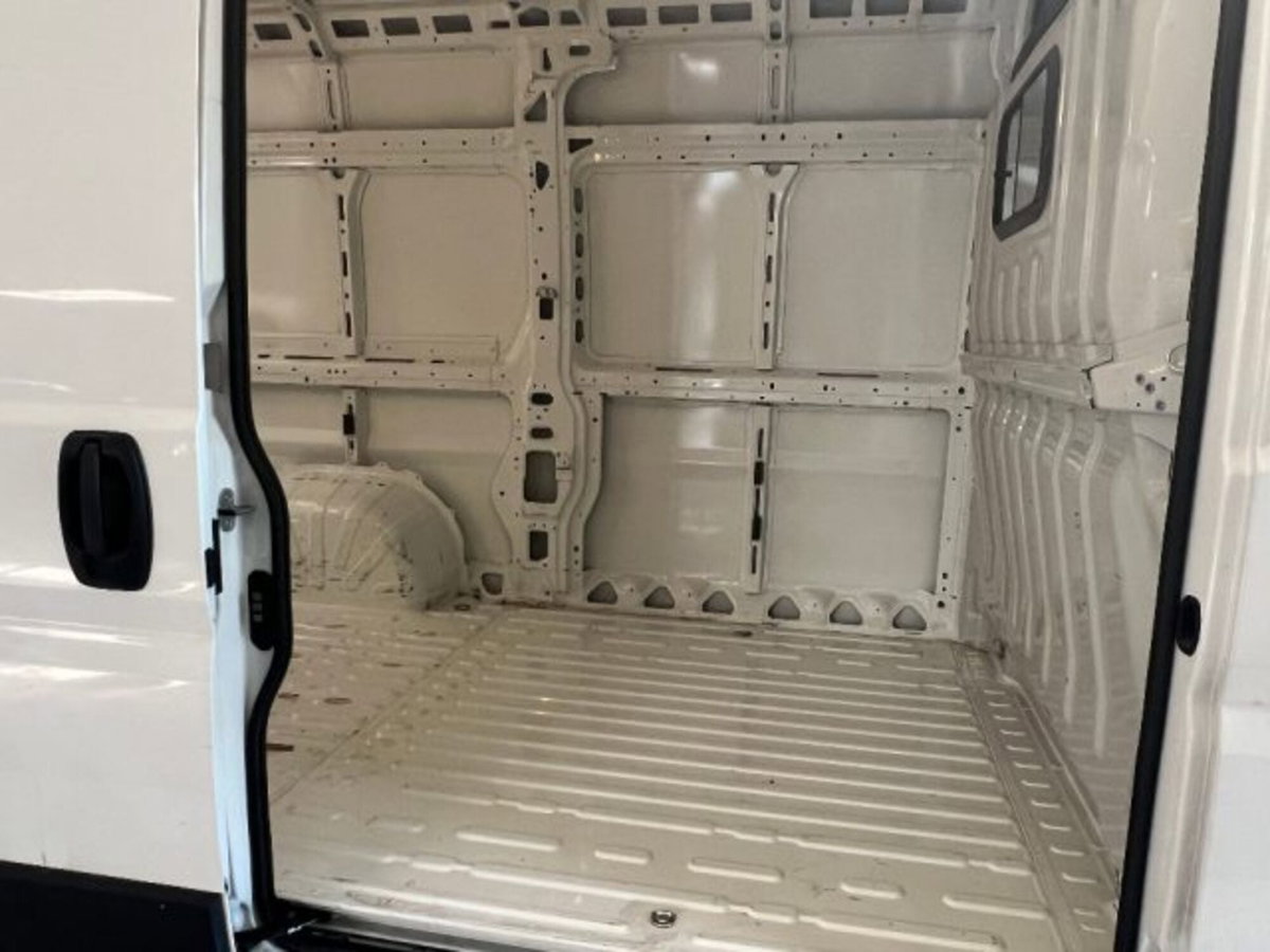 Peugeot Boxer Furgone 33 L2H2 2.2 diesel 140cv S&S (8)