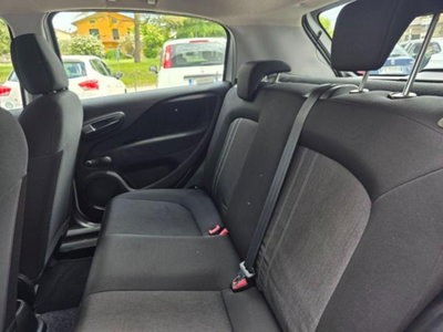 Fiat Punto 1.4 8V 5 porte Natural Power Street (18)