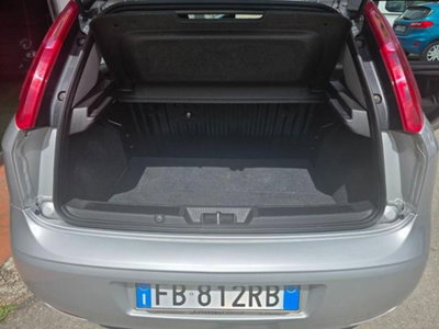 Fiat Punto 1.4 8V 5 porte Natural Power Street (19)