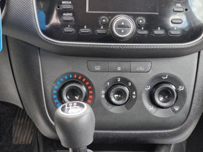 Fiat Punto 1.4 8V 5 porte Natural Power Street (9)
