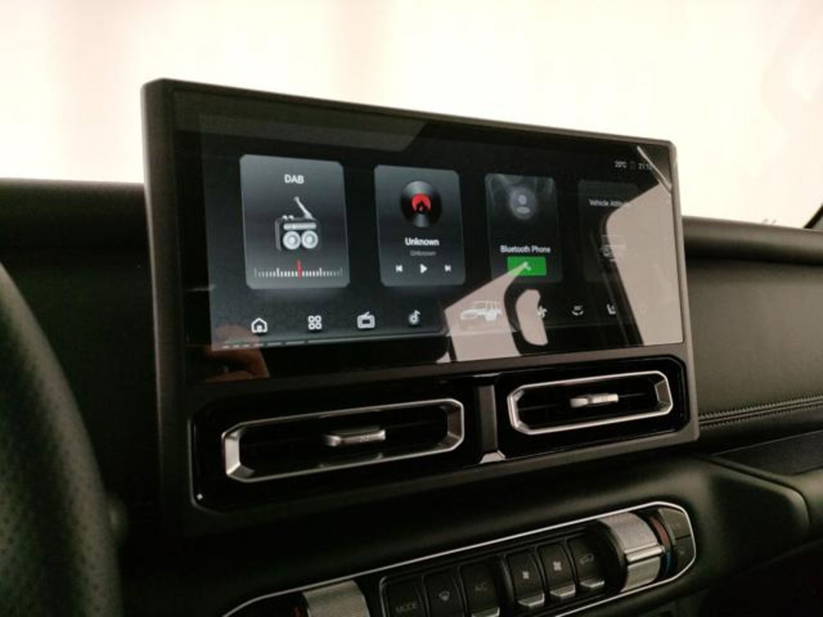 Emc 212 212 2.0 tgdi Adventurer 4wd 8at (13)
