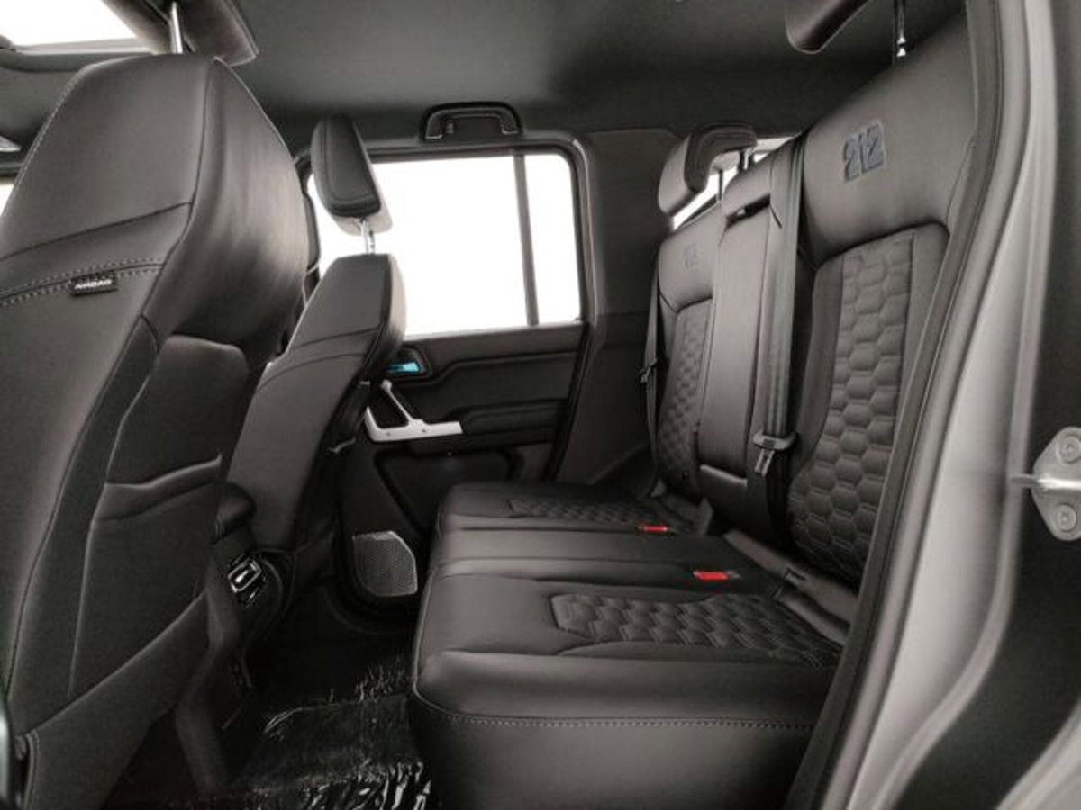 Emc 212 212 2.0 tgdi Adventurer 4wd 8at (6)