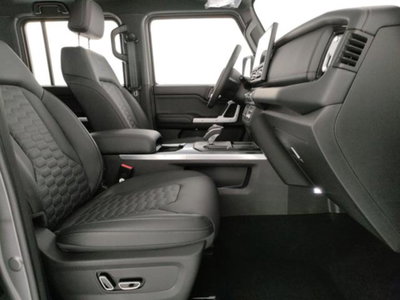 Emc 212 212 2.0 tgdi Adventurer 4wd 8at (7)