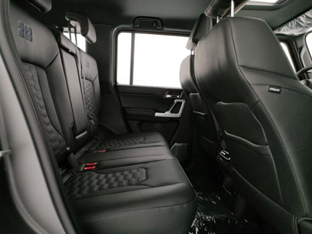 Emc 212 212 2.0 tgdi Adventurer 4wd 8at (8)