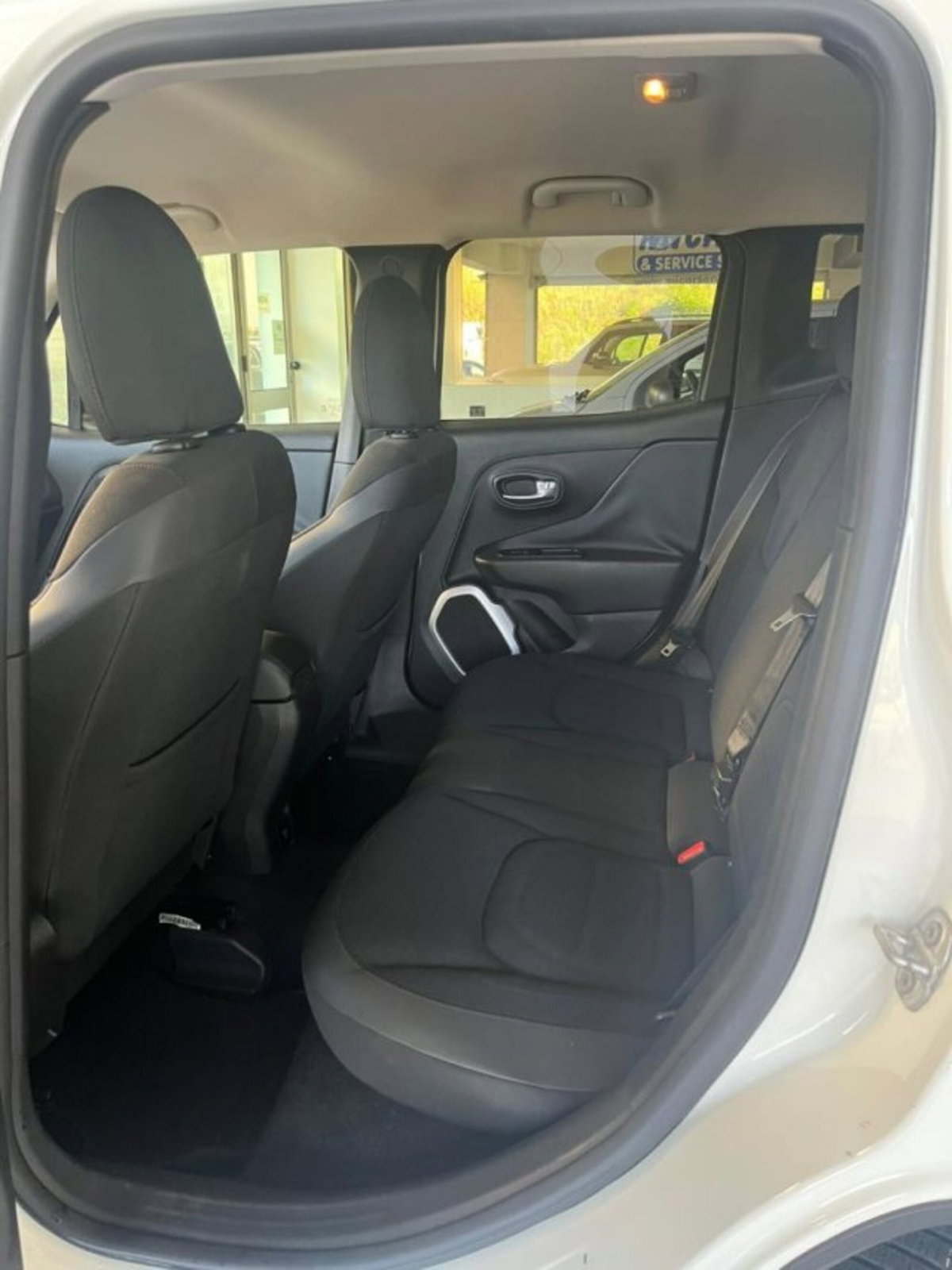 Jeep Renegade 1.6 Mjt 120 CV Limited (8)