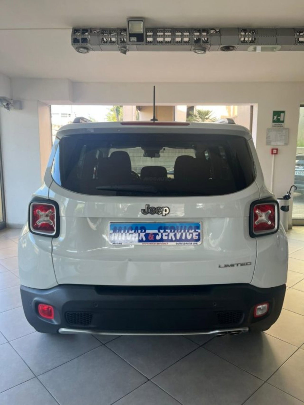 Jeep Renegade 1.6 Mjt 120 CV Limited (9)