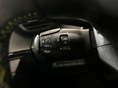 Peugeot 208 motore elettrico 136 CV 5 porte GT (16)