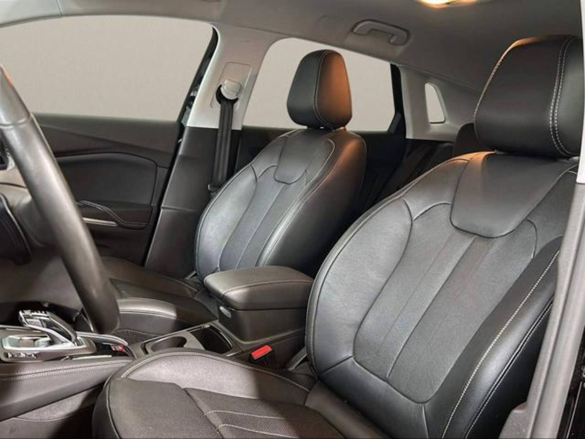 Opel Grandland 1.6 PHEV aut. AWD Ultimate (10)