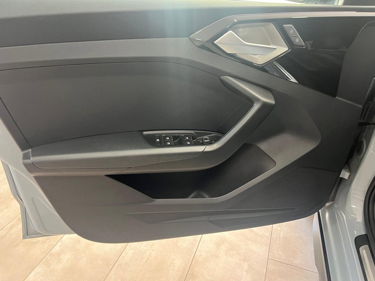 Audi A1 citycarver 30 TFSI Identity Contrast (11)