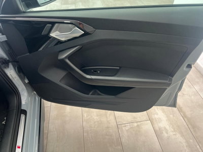 Audi A1 citycarver 30 TFSI Identity Contrast (14)