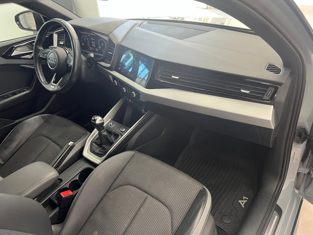 Audi A1 citycarver 30 TFSI Identity Contrast (15)