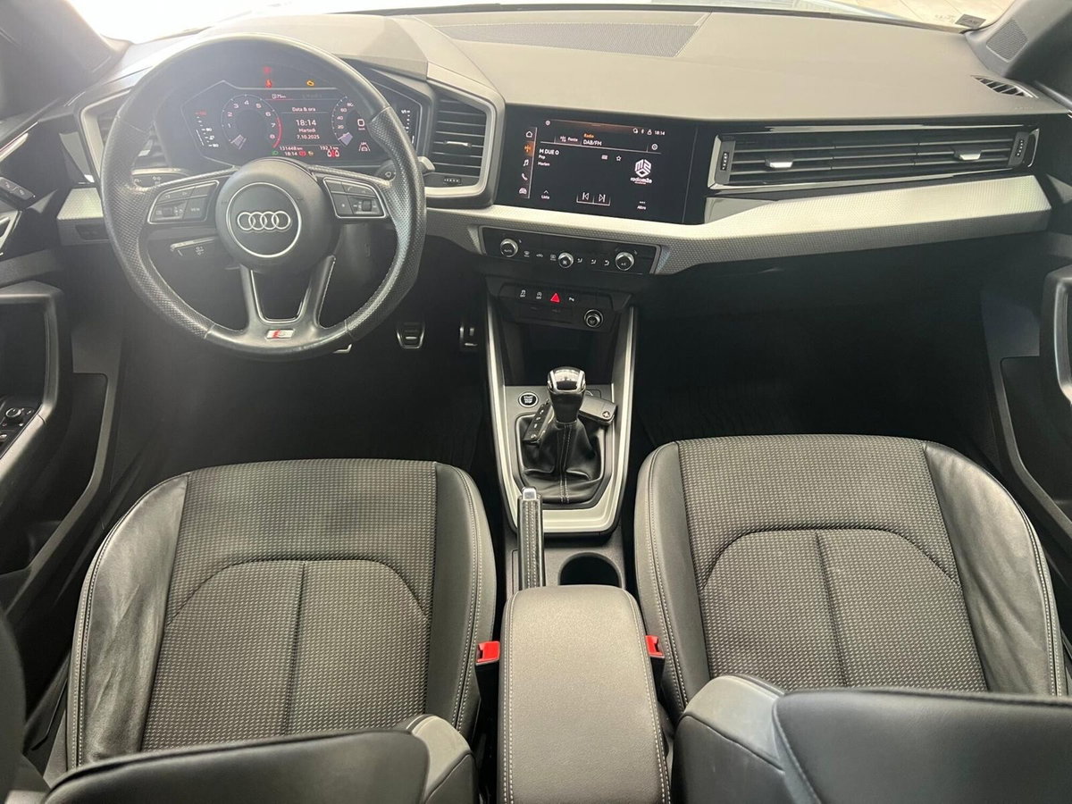 Audi A1 citycarver 30 TFSI Identity Contrast (17)
