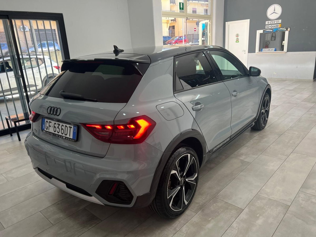 Audi A1 citycarver 30 TFSI Identity Contrast (7)