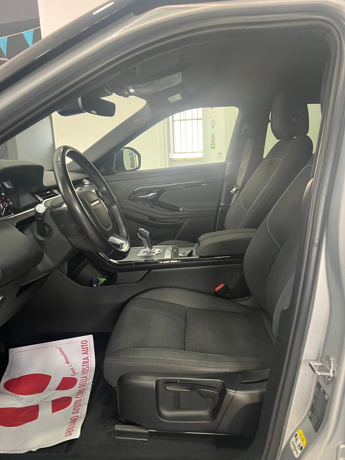 Land Rover Range Rover Evoque 2.0D I4-L.Flw 150CV AWD Aut R-Dynamic HSE (9)