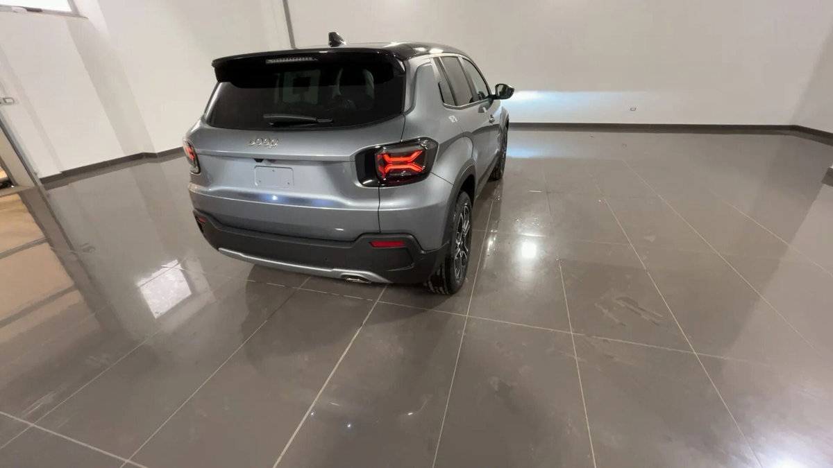 Jeep Avenger 1.2 turbo Summit fwd 100cv (4)