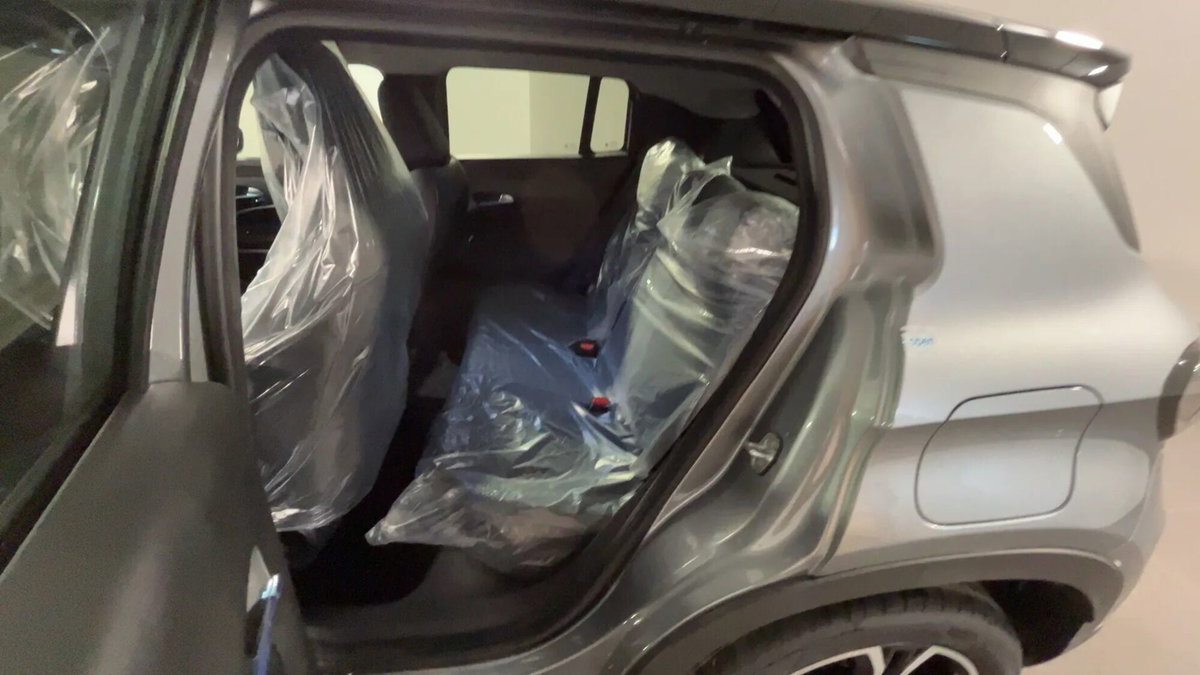 Jeep Avenger 1.2 turbo Summit fwd 100cv (8)