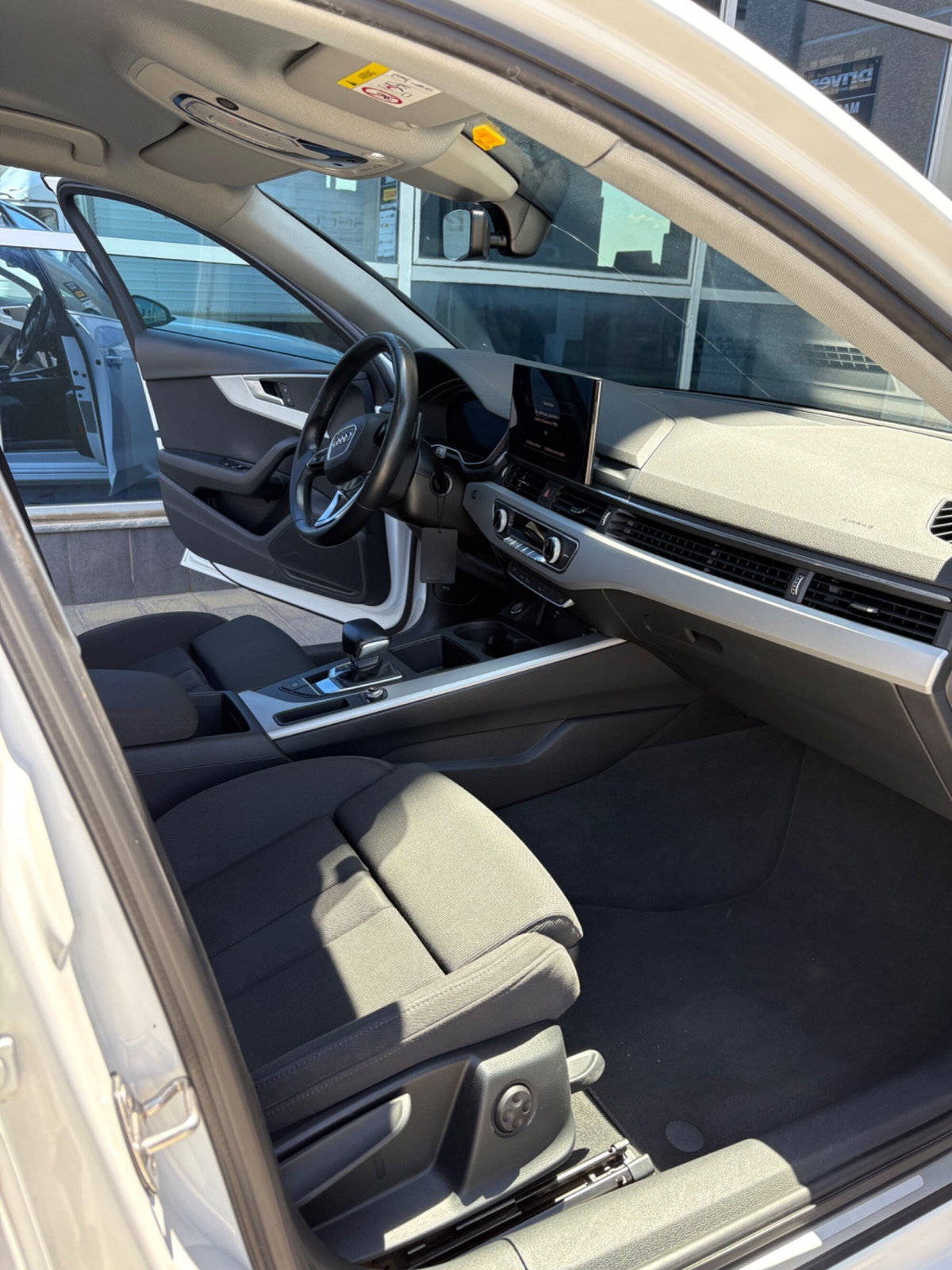 Audi A4 Avant 35 TDI/163 CV S tronic Business Advanced (11)