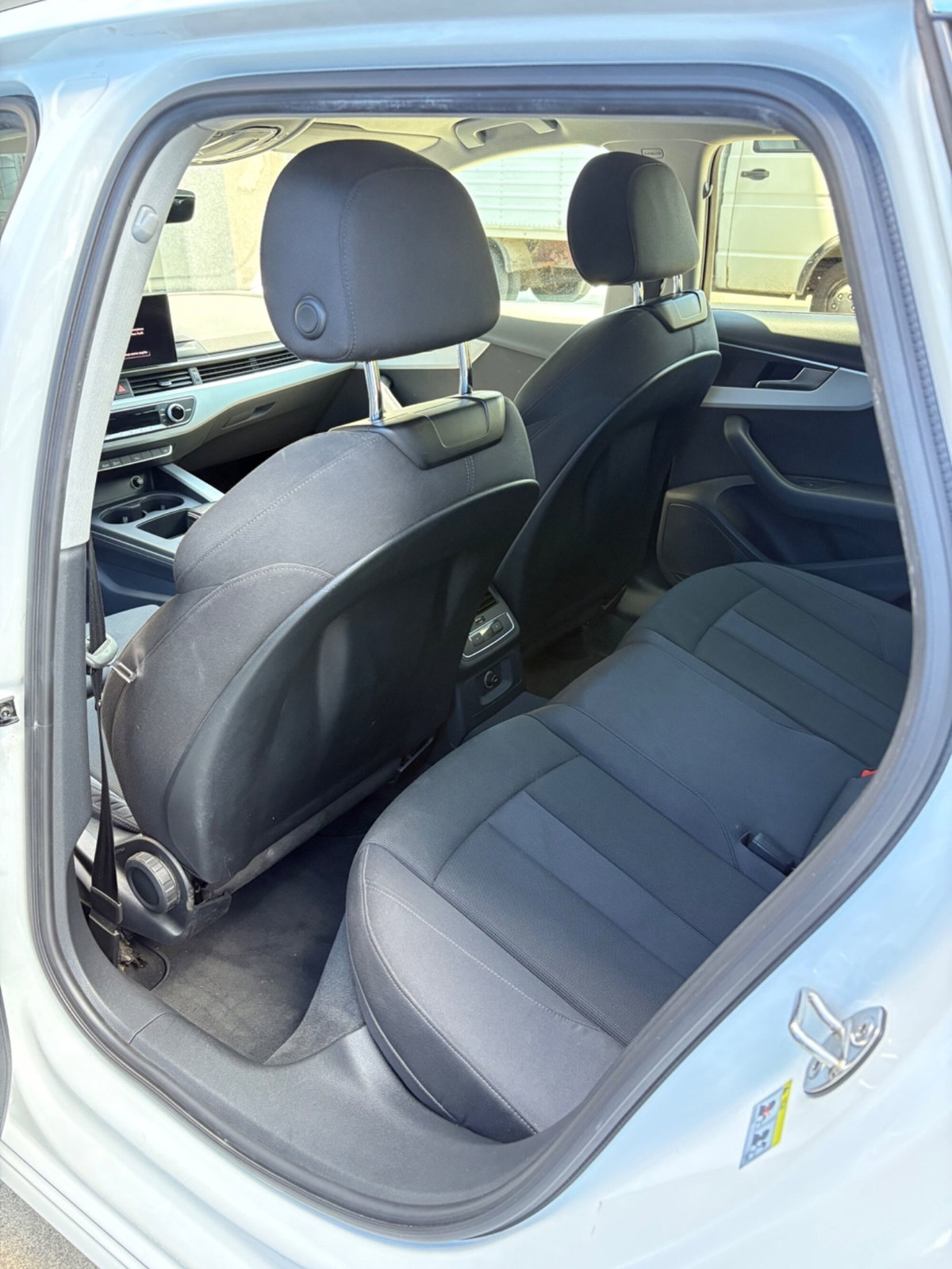 Audi A4 Avant 35 TDI/163 CV S tronic Business Advanced (12)