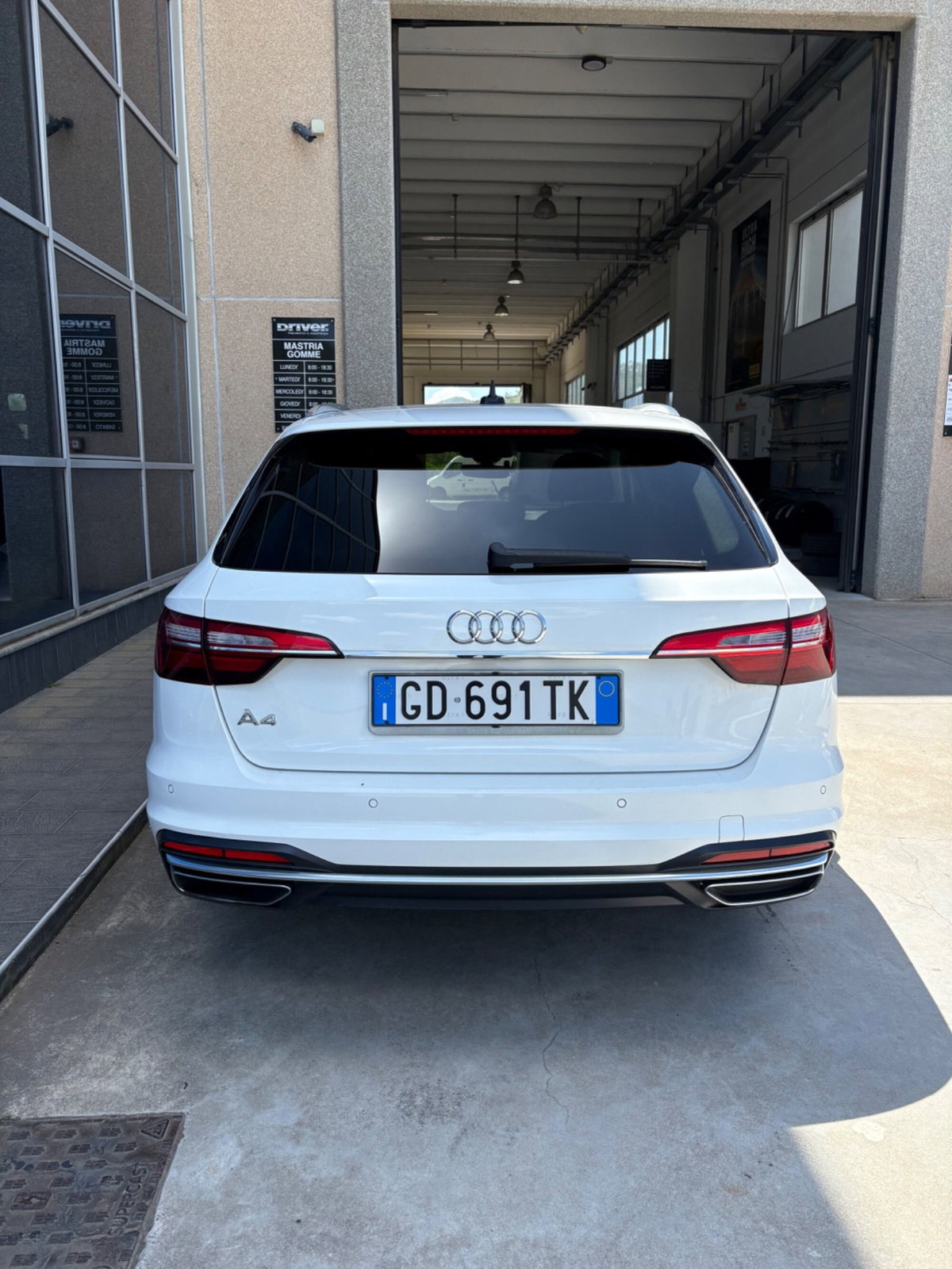 Audi A4 Avant 35 TDI/163 CV S tronic Business Advanced (3)