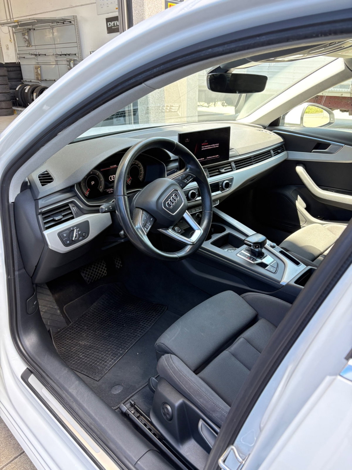 Audi A4 Avant 35 TDI/163 CV S tronic Business Advanced (5)