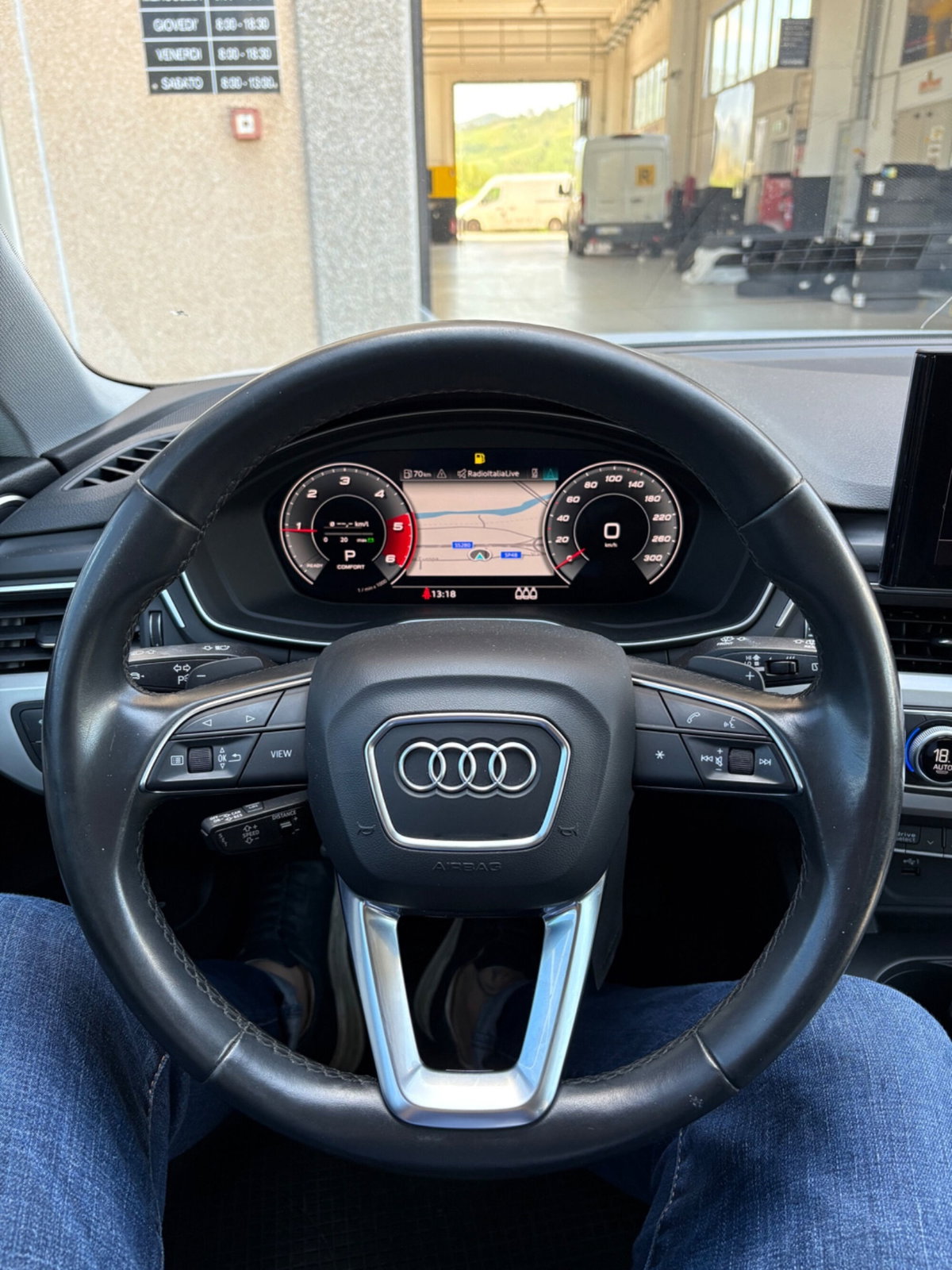 Audi A4 Avant 35 TDI/163 CV S tronic Business Advanced (7)