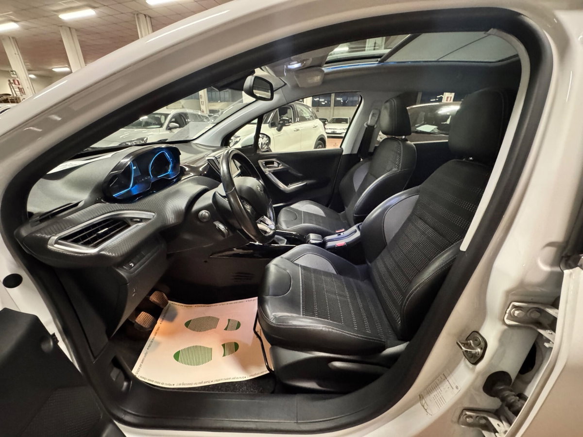 Peugeot 2008 100 GT Line (19)