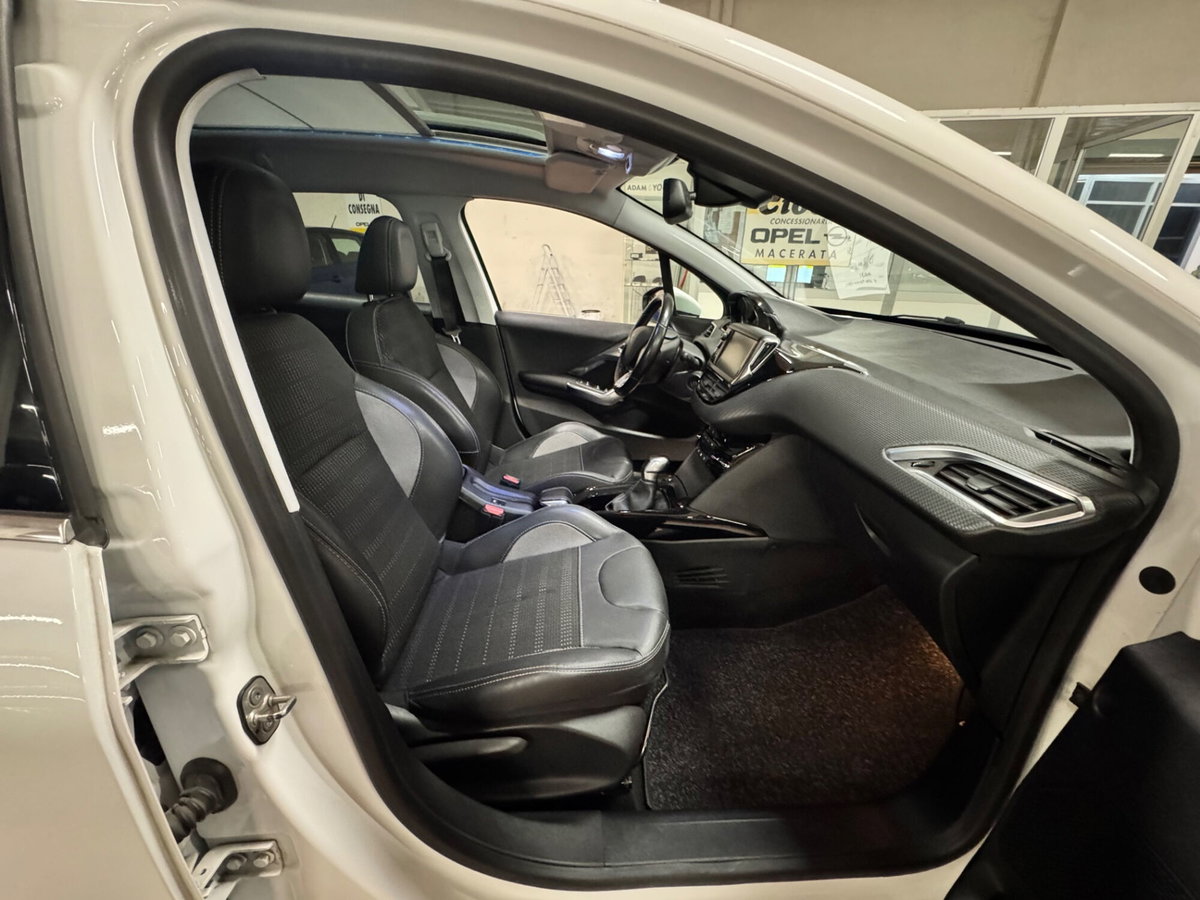 Peugeot 2008 100 GT Line (20)