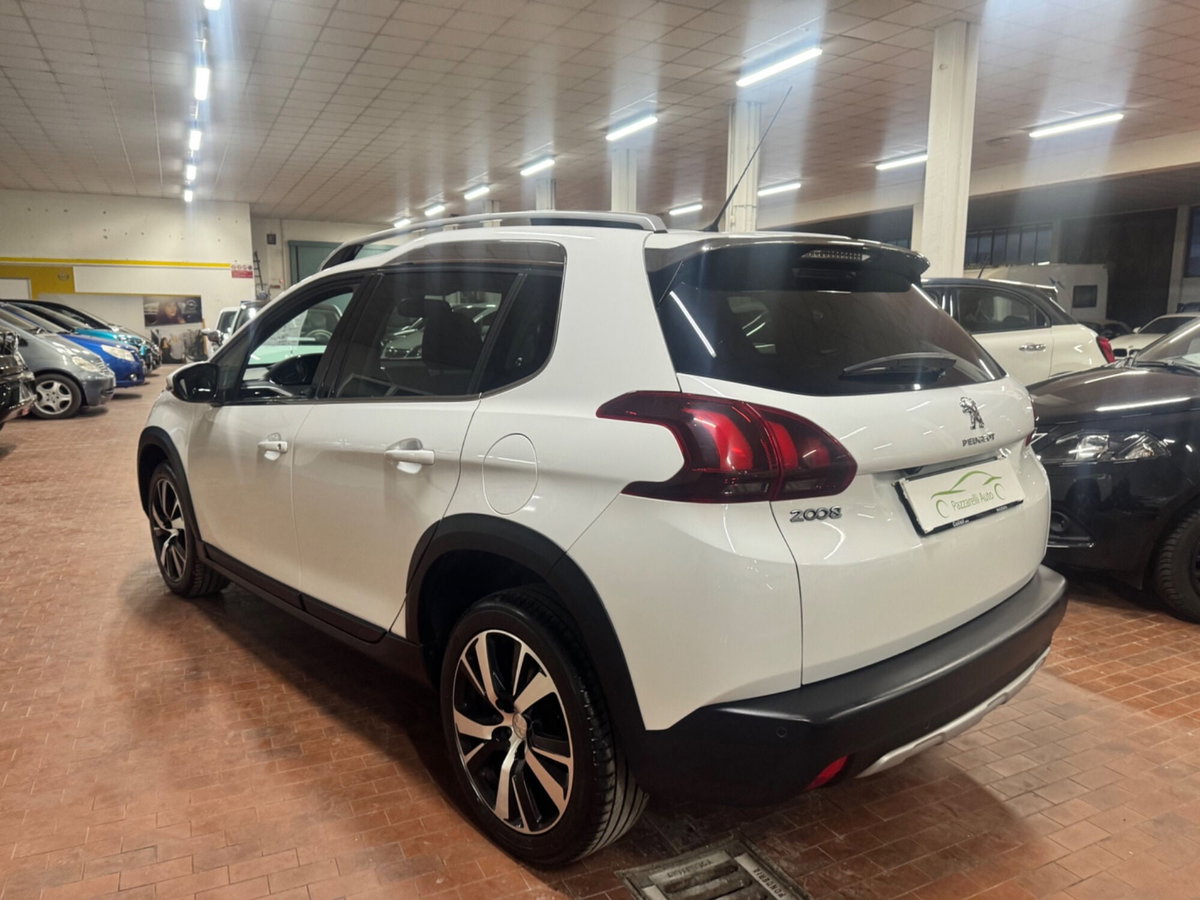 Peugeot 2008 100 GT Line (3)