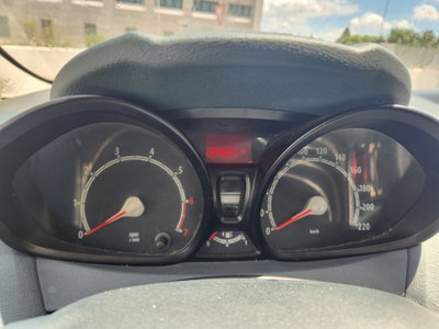 Ford Fiesta 1.4 5 porte Bz.- GPL Titanium (10)