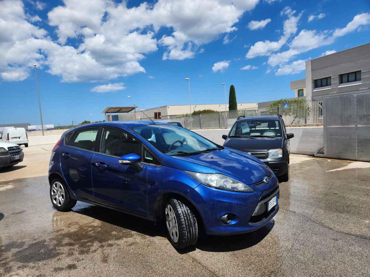 Ford Fiesta 1.4 5 porte Bz.- GPL Titanium (3)