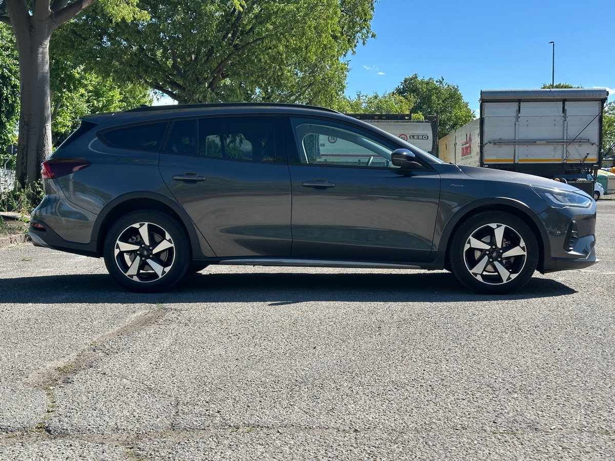 Ford Focus Station Wagon 1.0 EcoBoost Hybrid 125 CV Powershift SW Active X (4)