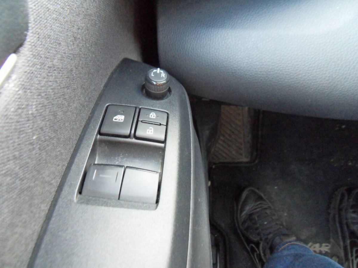 Toyota Yaris 1.5 Hybrid 5 porte Active (10)
