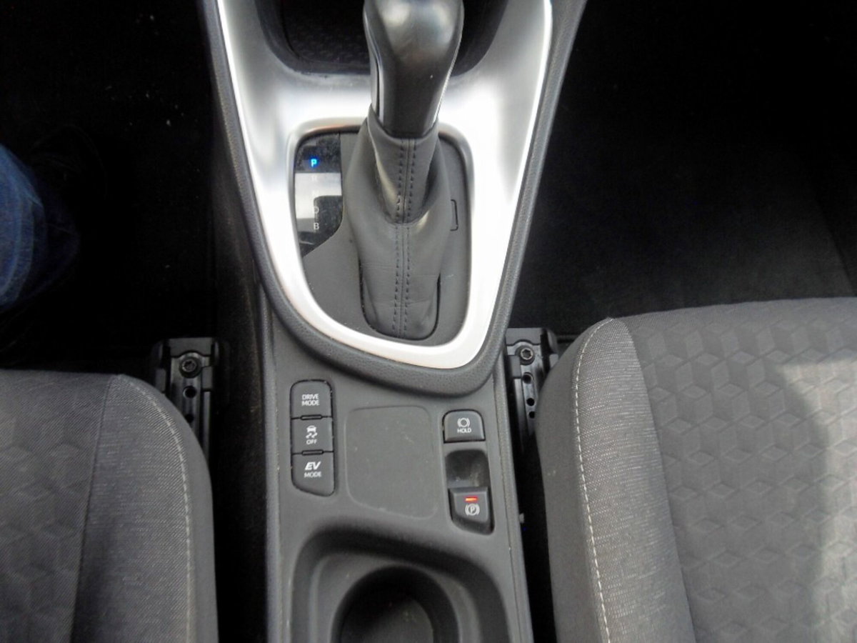 Toyota Yaris 1.5 Hybrid 5 porte Active (12)