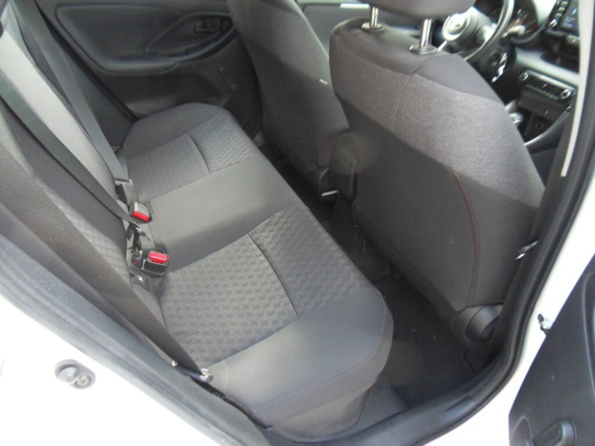 Toyota Yaris 1.5 Hybrid 5 porte Active (15)