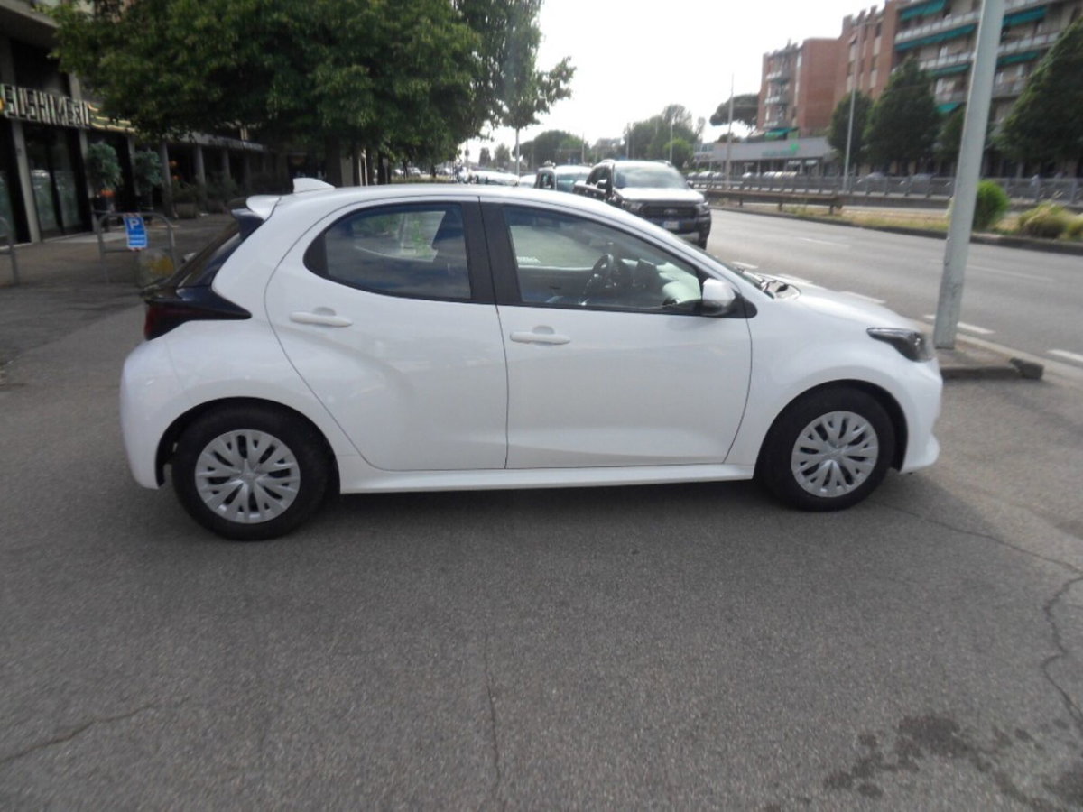 Toyota Yaris 1.5 Hybrid 5 porte Active (3)