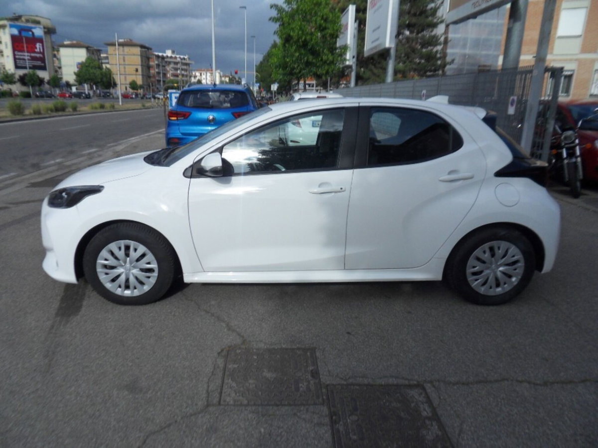 Toyota Yaris 1.5 Hybrid 5 porte Active (4)
