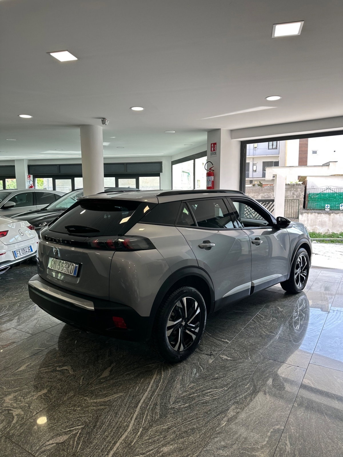 Peugeot 2008 1.2 turbo Allure 100cv (4)