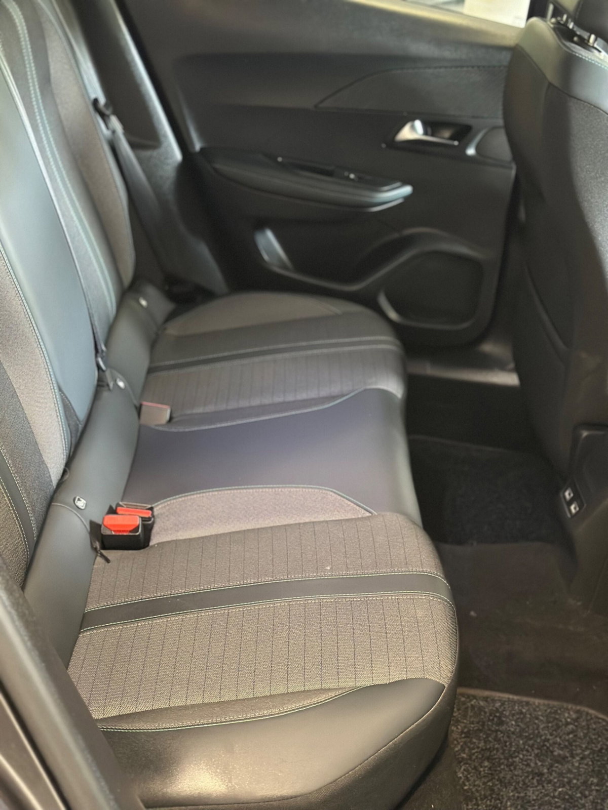 Peugeot 2008 BlueHDi 110 S&S Active Pack (10)