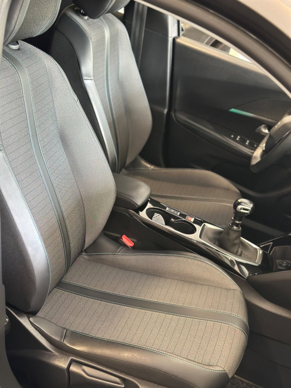 Peugeot 2008 BlueHDi 110 S&S Active Pack (12)