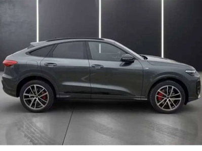 Audi Q5 Sportback 2.0 tdi mhev+ Launch Edition S line quattro 204cv s-tronic (3)