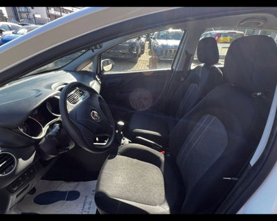 Fiat Punto 1.3 MJT II 75 CV 5 porte Street (10)