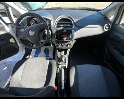 Fiat Punto 1.3 MJT II 75 CV 5 porte Street (9)