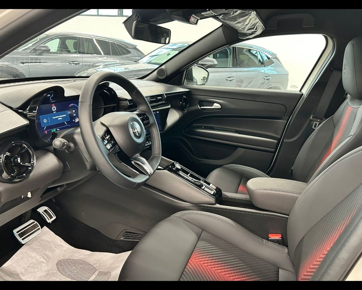 Alfa Romeo Junior 1.2 ibrida 145cv edct6 (12)