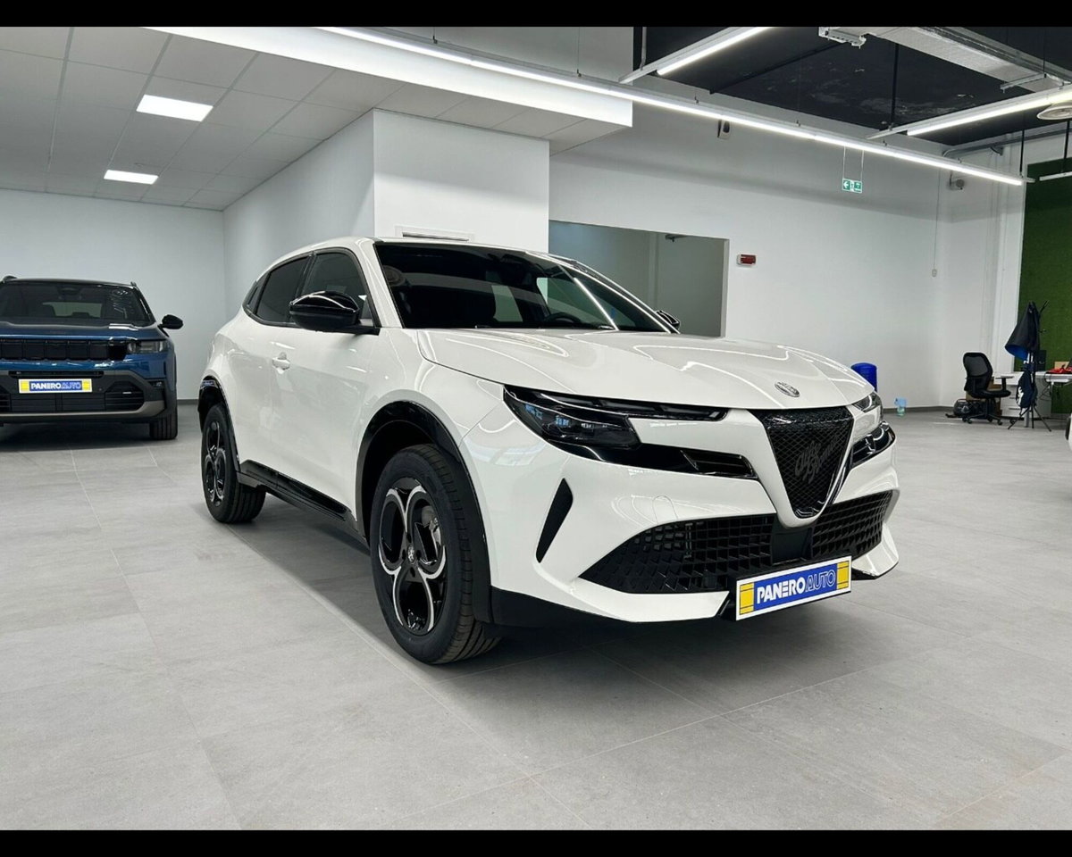 Alfa Romeo Junior 1.2 ibrida 145cv edct6 (2)