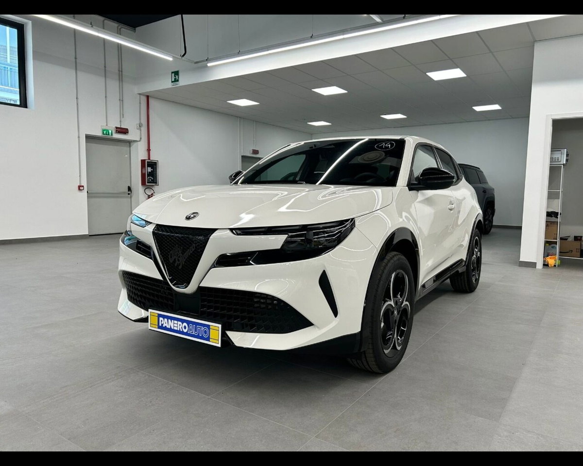 Alfa Romeo Junior 1.2 ibrida 145cv edct6 (4)